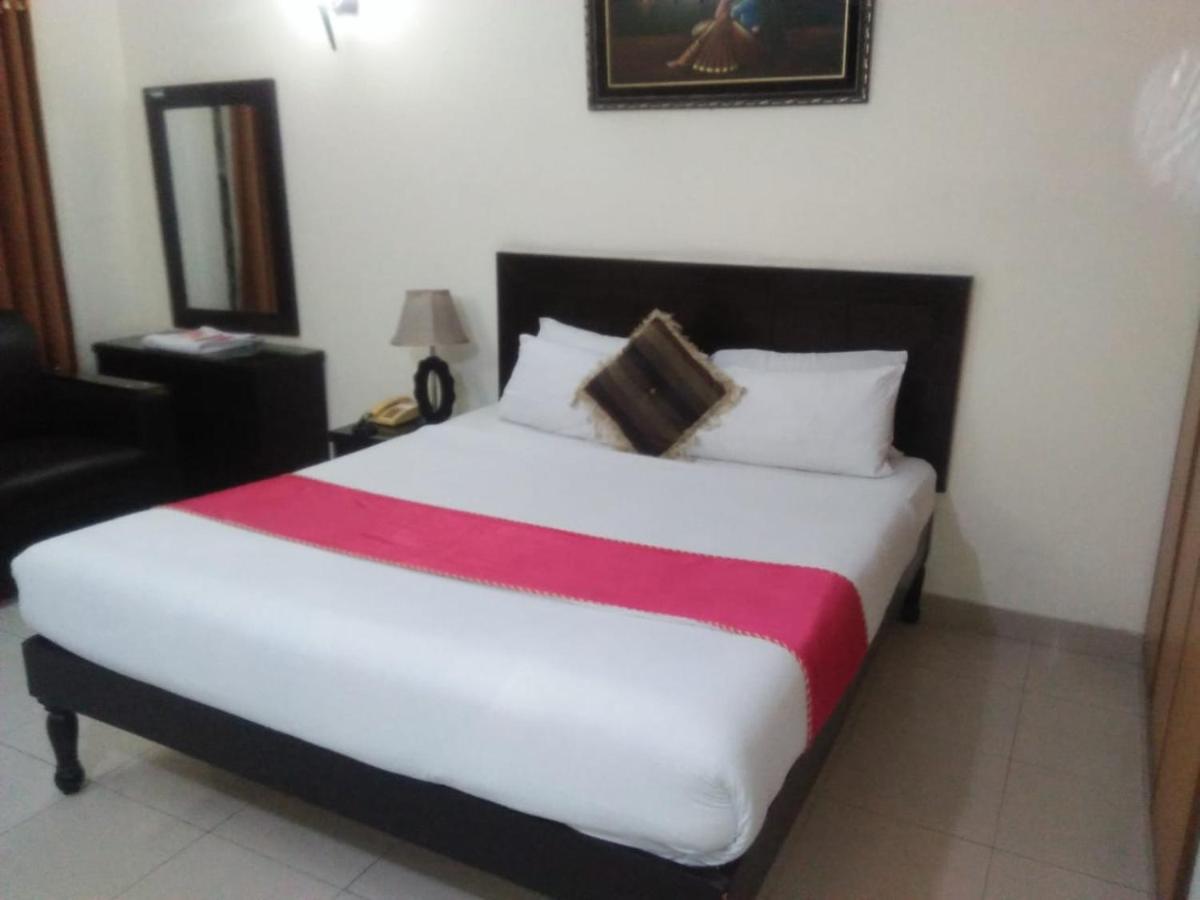 Tourist Inn Hotel Lahore Exterior foto
